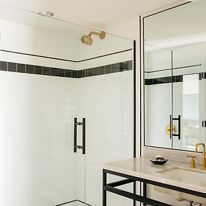 King Room Mobility accessible